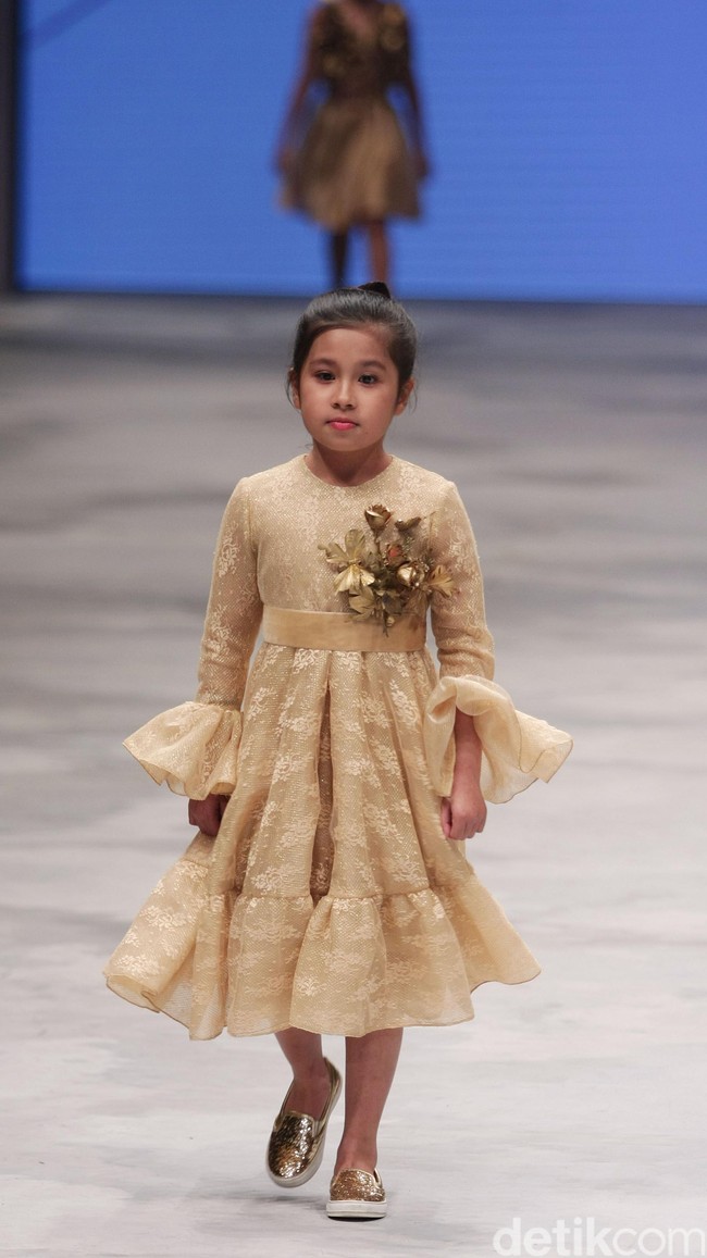 Barli Asmara for Wardah Co[l]ordination. Indonesia Fashion Week 2016 at Jakarta Convention Center. Senayan. Jakarta. [Foto: Mohammad Abduh/Wolipop]