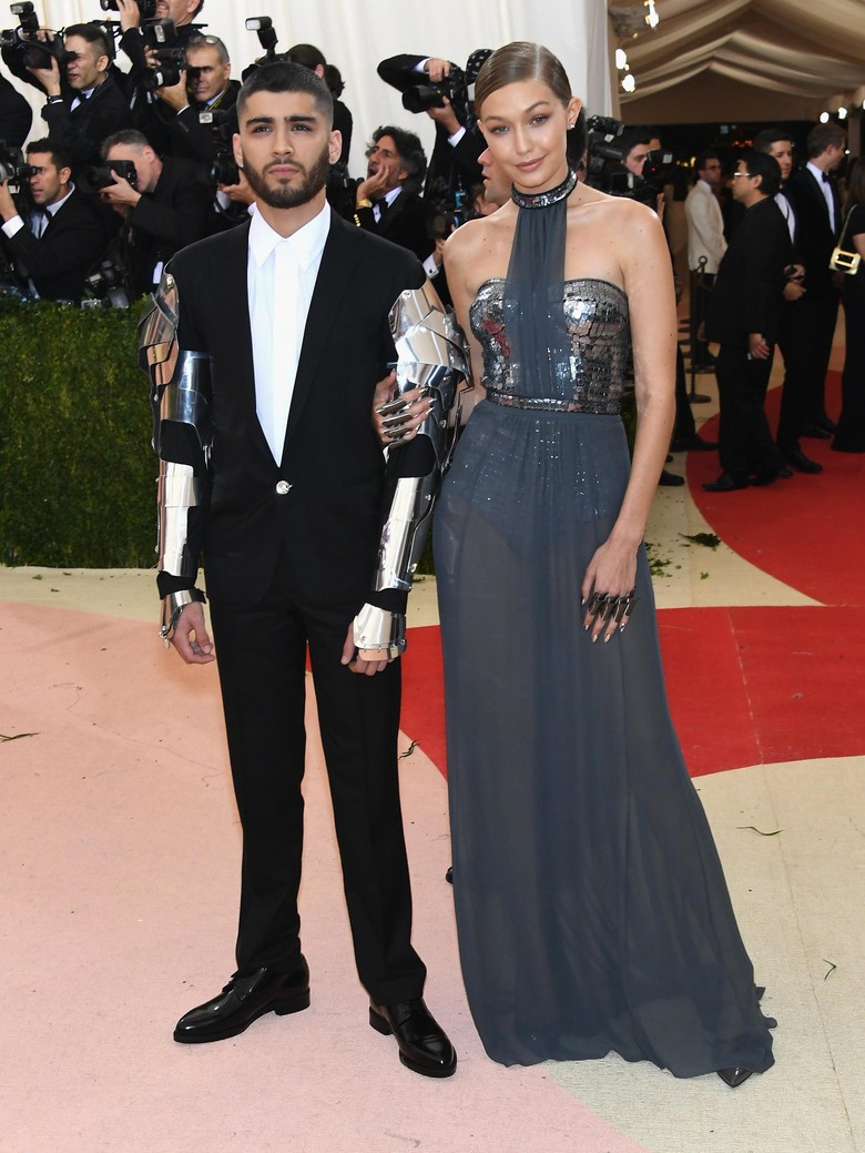 Serasinya Gigi Hadid Dan Zayn Malik Di Met Gala 2016 Serasinya Gigi Hadid Dan Zayn Malik Di Met Gala 2016