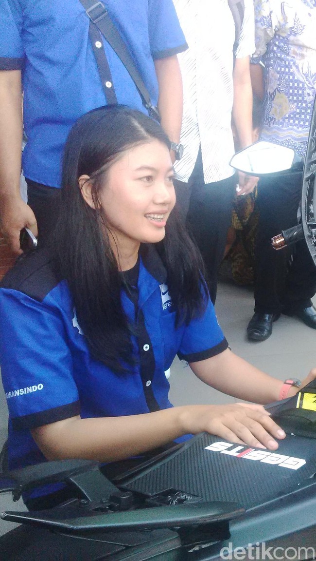 Yuk Intip Tampilan Keren dan Canggih Motor Listrik Gesits