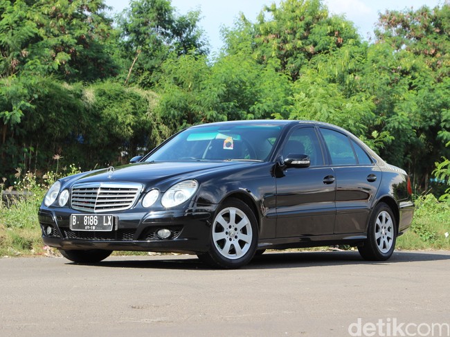 Mercedes-Benz E200 Kompressor Bekas Taksi Blue Bird, Bagaimana Kualitasnya?