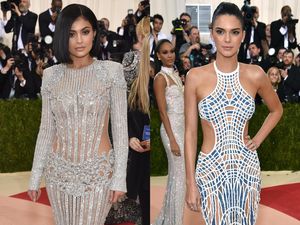 Gaya Anggun nan Seksi Kendall dan Kylie Jenner di Met Gala 2016