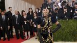 Hypnotizing! Penampilan Futuristik ala Katy Perry di Met Gala 2016