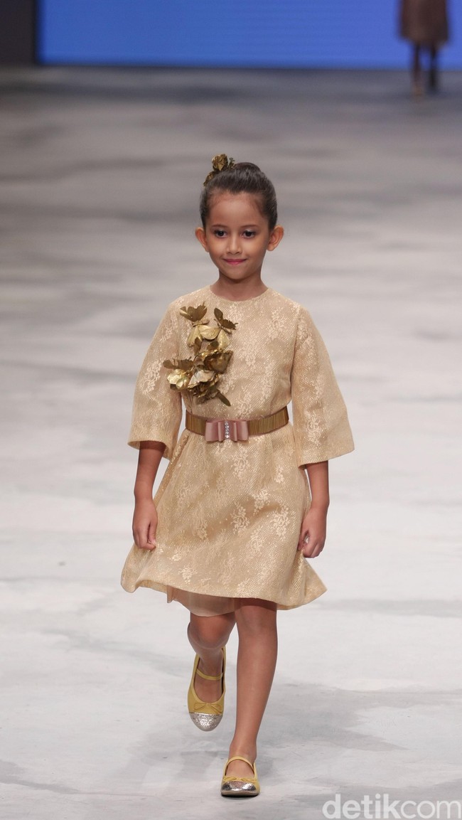 Barli Asmara for Wardah Co[l]ordination. Indonesia Fashion Week 2016 at Jakarta Convention Center. Senayan. Jakarta. [Foto: Mohammad Abduh/Wolipop]