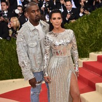 Ketika Hari Natal 2017, Kanye memberikan berbagai vocer untuk Kim, dari Netflix, Amazon hingga Disney. Best husband alert! tulisnya. Foto: Getty Images