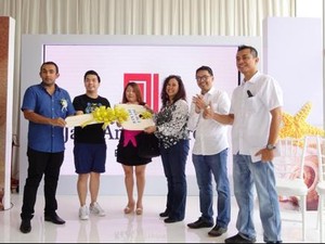 PT Pembangunan Jaya Ancol Gelar Serah Terima Kunci Unit Double Decker Seafront
