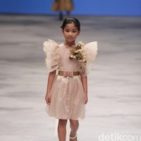 Barli Asmara for Wardah Co[l]ordination. Indonesia Fashion Week 2016 at Jakarta Convention Center. Senayan. Jakarta. [Foto: Mohammad Abduh/Wolipop]