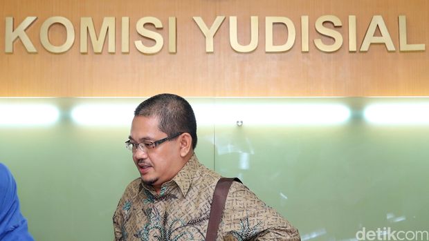 KY Usulkan Sidang Ahok Disiarkan Live Terbatas