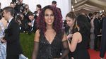 Parade Busana Seksi dan Futuristik di Met Gala 2016 (3)