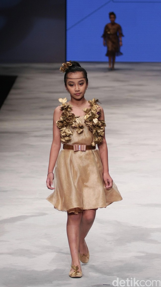 Barli Asmara for Wardah Co[l]ordination. Indonesia Fashion Week 2016 at Jakarta Convention Center. Senayan. Jakarta. [Foto: Mohammad Abduh/Wolipop]