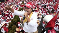 Massa berasal dari Forum Bidan Pegawai Tidak Tetap (Pusat Indonesia) dan Kongres Aliansi Serikat Buruh Indonesia (KASBI).