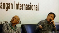 Para pembicara memberikan pemaparan dalam diskusi peningkatkan ketahanan pangan di Indonesia.