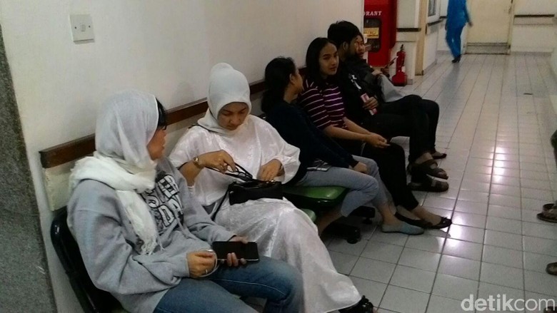 Tokoh Nasional Melayat Tuty Alawiyah di Rumah Duka
