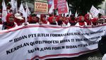 Ribuan Bidan Desa Tuntut Jadi PNS