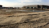 Tanah di Pulau Reklamasi seperti pasir, tapi padat.