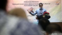 Kamar Dagang dan Industri (Kadin) Indonesia menggandeng Kementerian Koperasi dan UKM mencanangkan program pendampingan UMKM.