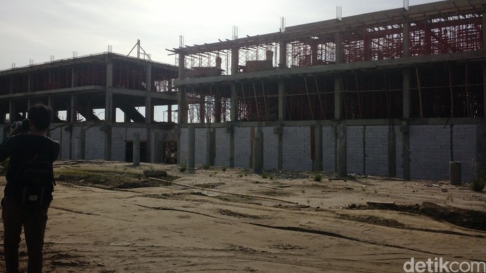 Melihat Pulau Reklamasi, Ruko dan dan Gardu Listrik Sudah Terbangun