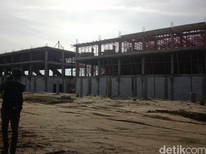 Melihat Pulau Reklamasi, Ruko dan dan Gardu Listrik Sudah Terbangun