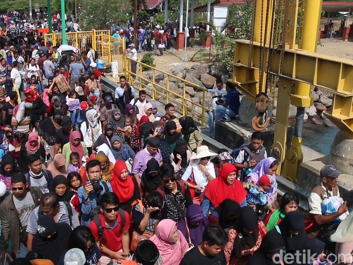 Ribuan Wisatawan Berlibur ke Sabang, Jadwal Kapal Ditambah Tanpa Batas