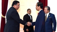 Sementara dari Filipina hadir Menlu Jose Rene D Amendras dan Plt Panglima Filipina Caesar C Taccad AFP. Rusman/Setpres