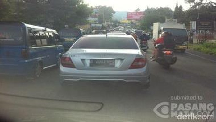Libur Telah Tiba, Arah ke Puncak Macet Sampai Pasar Cisarua