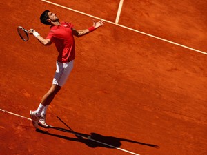 Djokovic Melaju, Wawrinka Terhenti