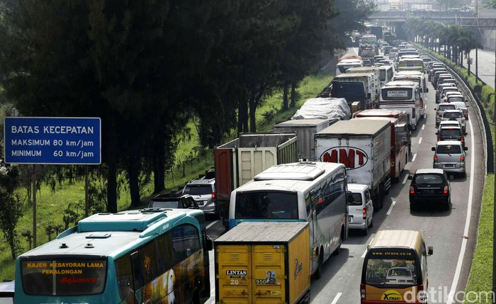 Kecelakaan Taksi Sebabkan Macet 1 Km di Gerbang Tol Bandara Soekarno-Hatta