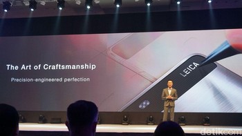 Peter Tong memaparkan Huawei berhasil melawan tren melalui pencapaian mereka dalam mendistribusikan 28,3 juta unit produk secara global.  Foto: detikINET/Rachmatunnisa