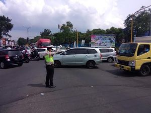 Ini Kondisi Lalin Pertigaan Karanglo Saat Long Weekend