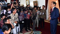 Pertemuan itu terkait dengan maraknya aksi penculikan dan pembajakan kapal di wilayah laut. Terakhir ada 14 WNI yang turut disandera dan 10 di antaranya sudah bebas. Rusman/Setpres