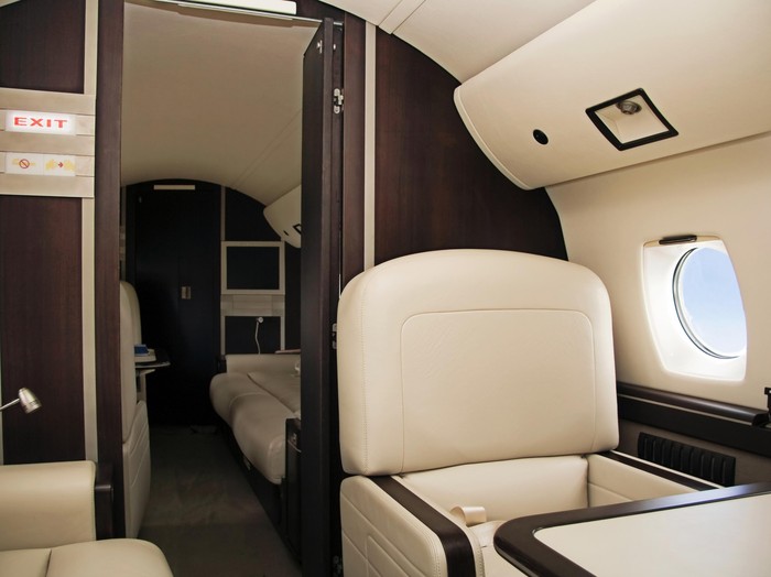 Studi: Kabin Kelas 1 Bisa Bikin Penumpang Pesawat Lebih Stres, Ini Sebabnya