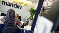 Bank Mandiri mengoperasikan sebanyak 148 kantor cabang di seluruh Indonesia pada saat libur Isra Miraj untuk menerima pembayaran pembelian BBM oleh SPBU-SPBU.