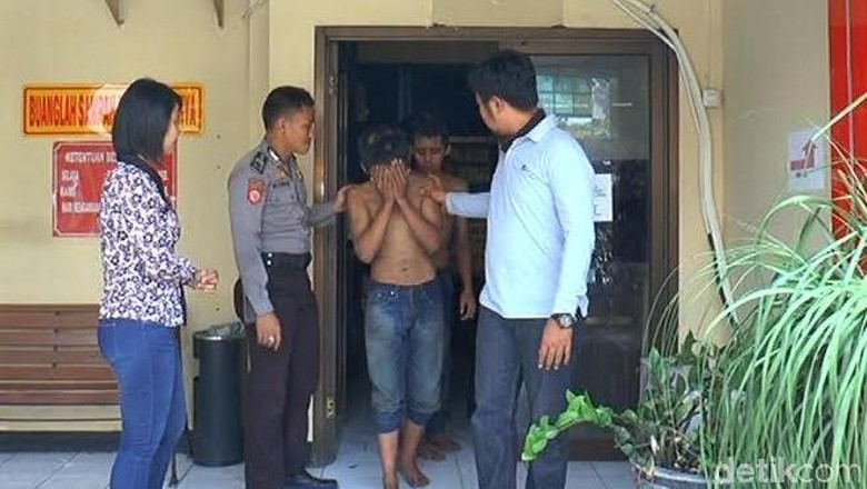 Aksi Sweeping di Akses Tol Jembatan Suramadu, 42 Orang Diamankan Polisi Aksi Sweeping di Akses Tol Jembatan Suramadu, 42 Orang Diamankan Polisi