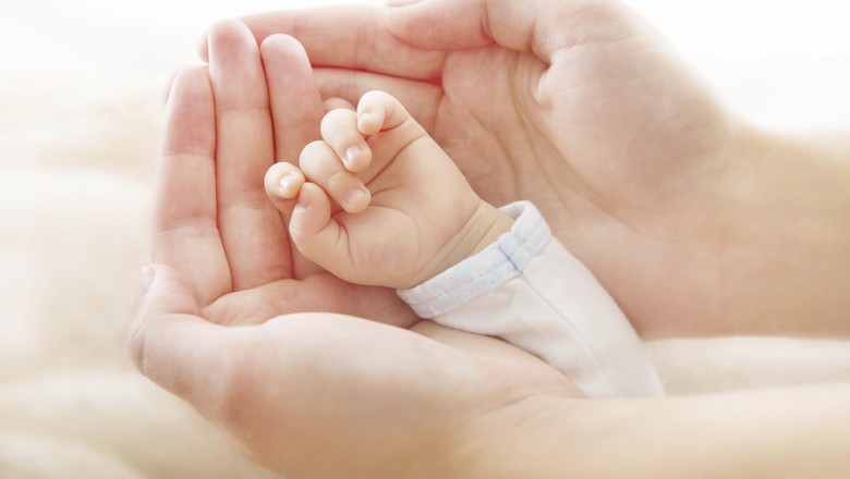 Ilustrasi ibu baru melahirkan dan pemakaian medsos/ Foto: Thinkstock Ilustrasi ibu baru melahirkan dan pemakaian medsos/ Foto: Thinkstock