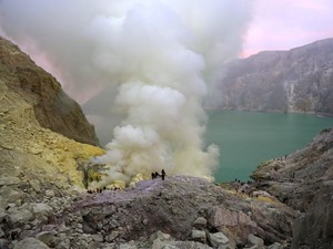 Long Weekend, Wisatawan ke Gunung Ijen Capai 3 Ribu Orang