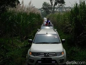 Komunitas Pajero Sport Arungi Gunung Kelud