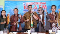Diskusi tersebut menyoroti perbuatan keji 14 ABG mabuk yang menewaskan siswi Kelas VIII SMP Negeri 5 Satu Atap, Kecamatan Padang Ulak Tanding, Kabupaten Rejang Lebong, Bengkulu itu.