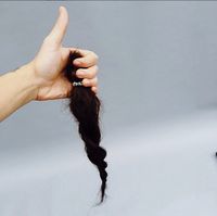 Potongan rambut Harry Styles yang disumbangkan ke Little Princess Trust. (Foto: Instagram/harrystyles)