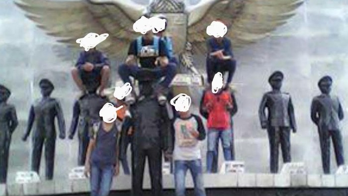 Abege yang Injak Patung Pahlawan di Simalungun Datang ke Kantor Polisi