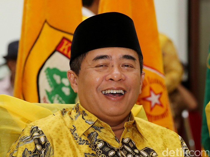 Akom Tak Keberatan Dua Caketum Golkar Lolos Tanpa Setor Rp 1 Miliar