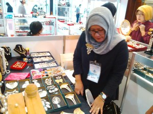 Menengok Kreasi Perhiasan Kerang Mutiara Lombok