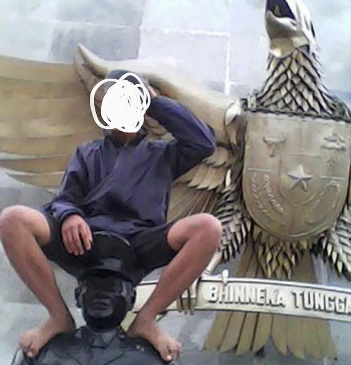 Remaja yang Pernah Foto Sambil Injak Patung Pahlawan di Simalungun Diamankan