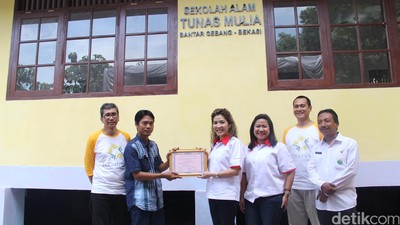 Wings Corporation CSR Bangun Fasilitas Belajar di Bantar Gebang