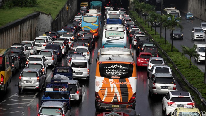 Bulan Puasa, Kemacetan Jam Pulang Kerja Bergeser ke Pukul 15.00 WIB