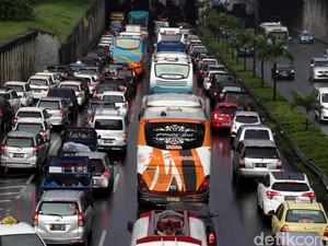 Bulan Puasa, Kemacetan Jam Pulang Kerja Bergeser ke Pukul 15.00 WIB