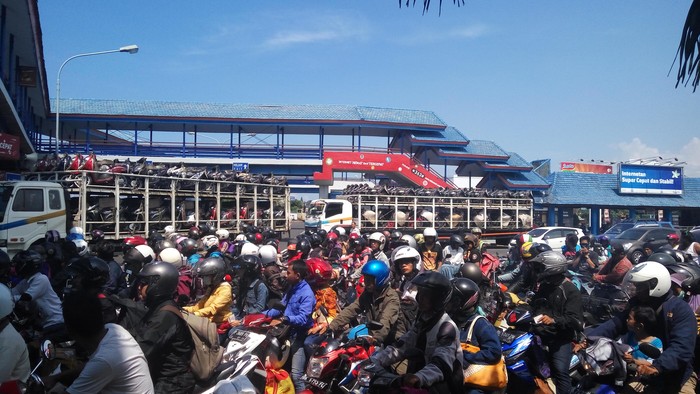 Arus Balik Long Weekend, Pelabuhan Ketapang dan Gilimanuk Padat