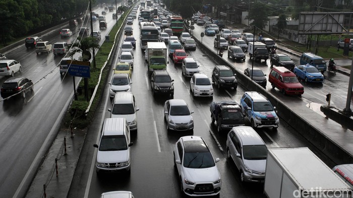 Ruas Tol Jagorawi Cimanggis arah Jakarta Macet Hingga 9 Kilometer