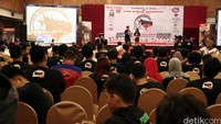 Selanjutnya mereka akan touring bertema tour de mandeh yang akan menempuh perjalanan hampir 100 km dari Pantai Purus Kota Padang menuju Puncak Mandeh di pesisir selatan Sumatera Barat.