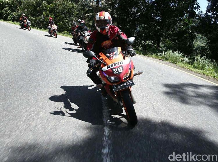 Ratusan Bikers Ikuti Tour de Mandeh
