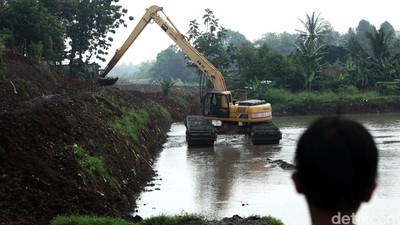 Cegah Banjir, Waduk Brigif Dinormalisasi