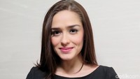 Yasmine Wildblood masih sangat muda, usianya kini 23 tahun. Foto: Dicky Ardian/detikHOT